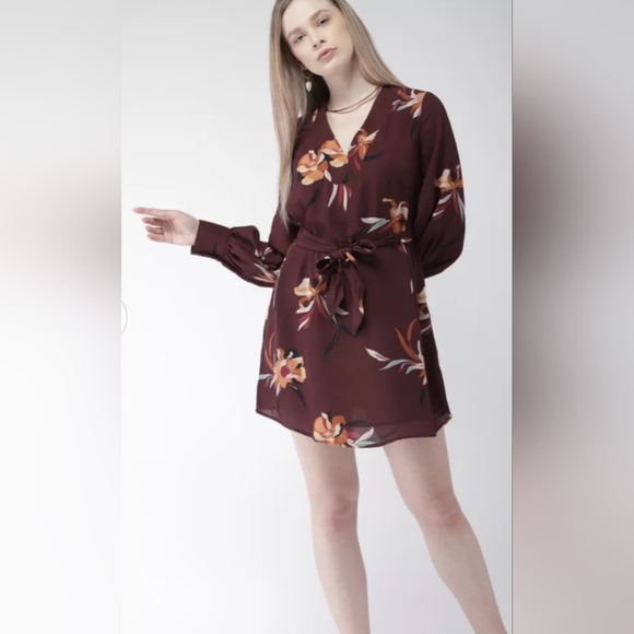 Forever 21 Dresses & Skirts - Forever 21 Contemporary Floral Dress